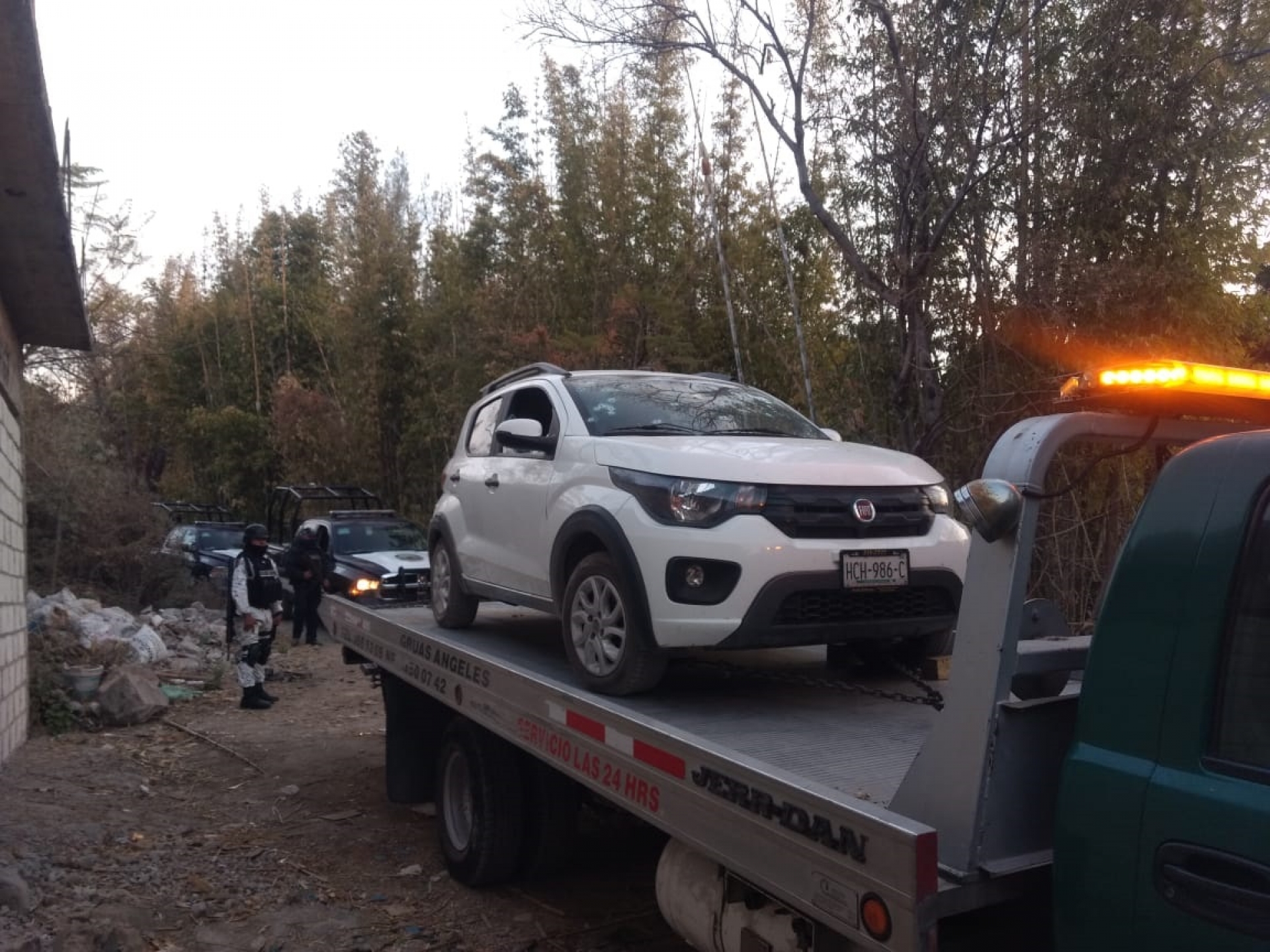 FOTOS: Encuentran a dos hombres muertos en Ahuatepec