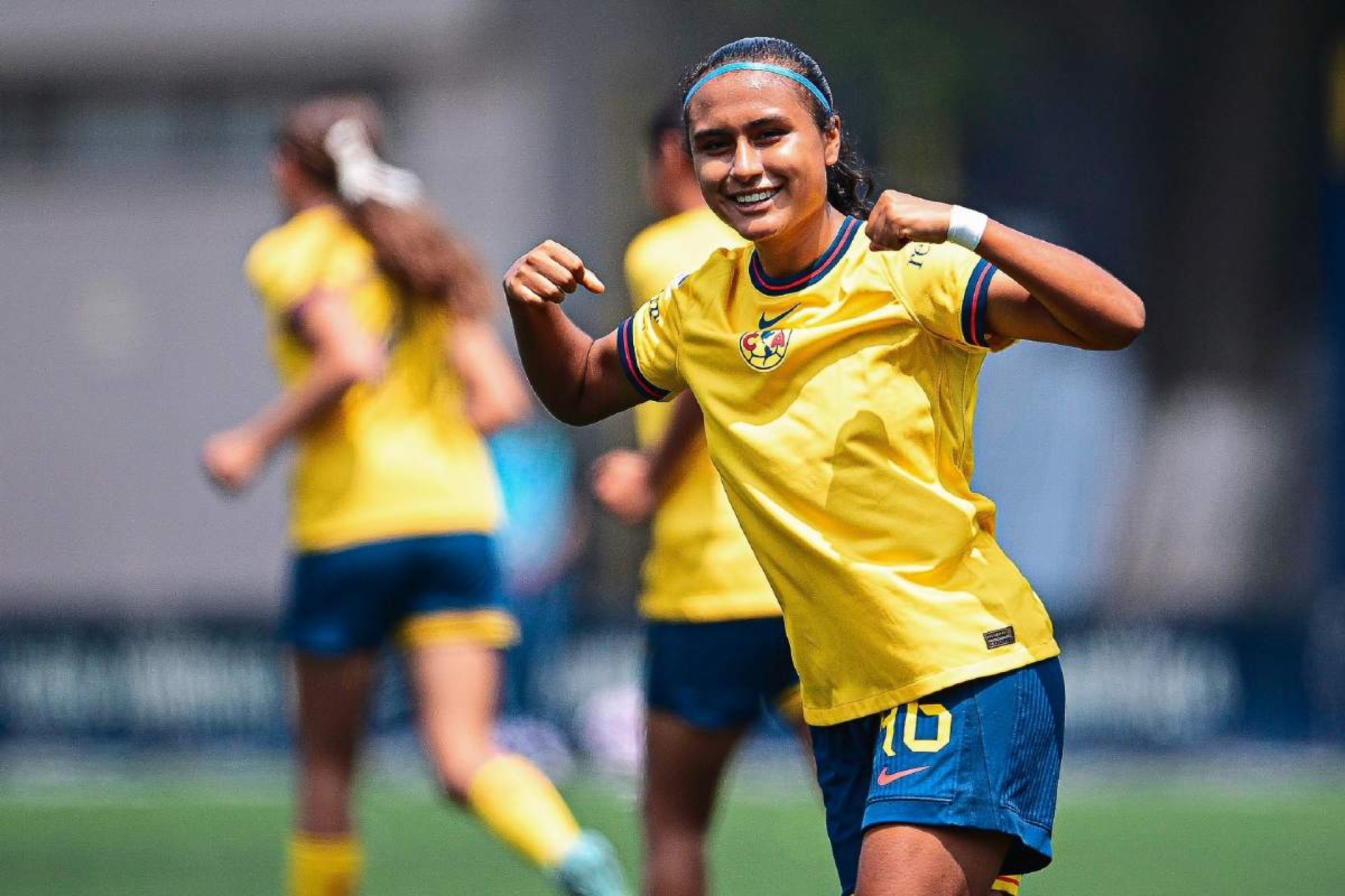 Inicia Mía Flores pretemporada con el 'Ame'