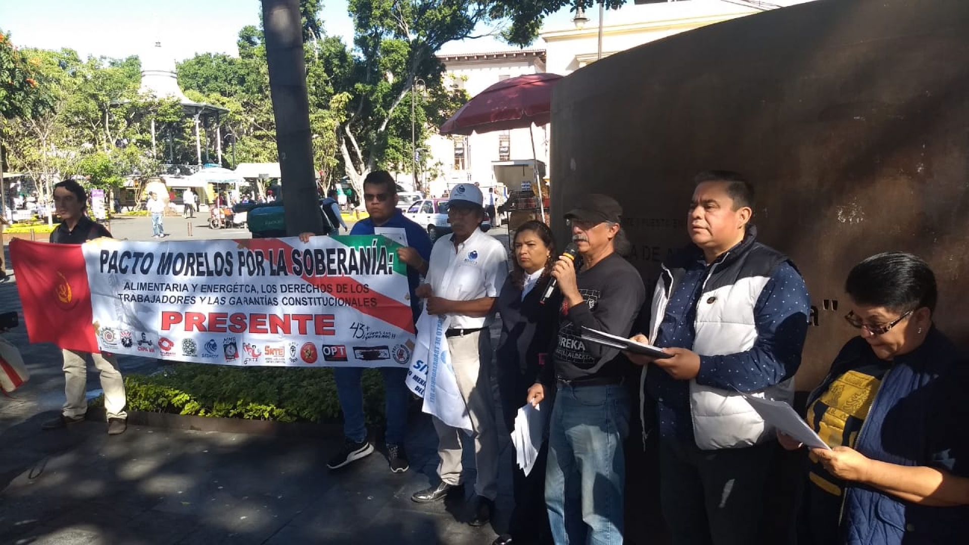 Anuncian llegada de padres de normalistas de Ayotzinapa, a Cuernavaca