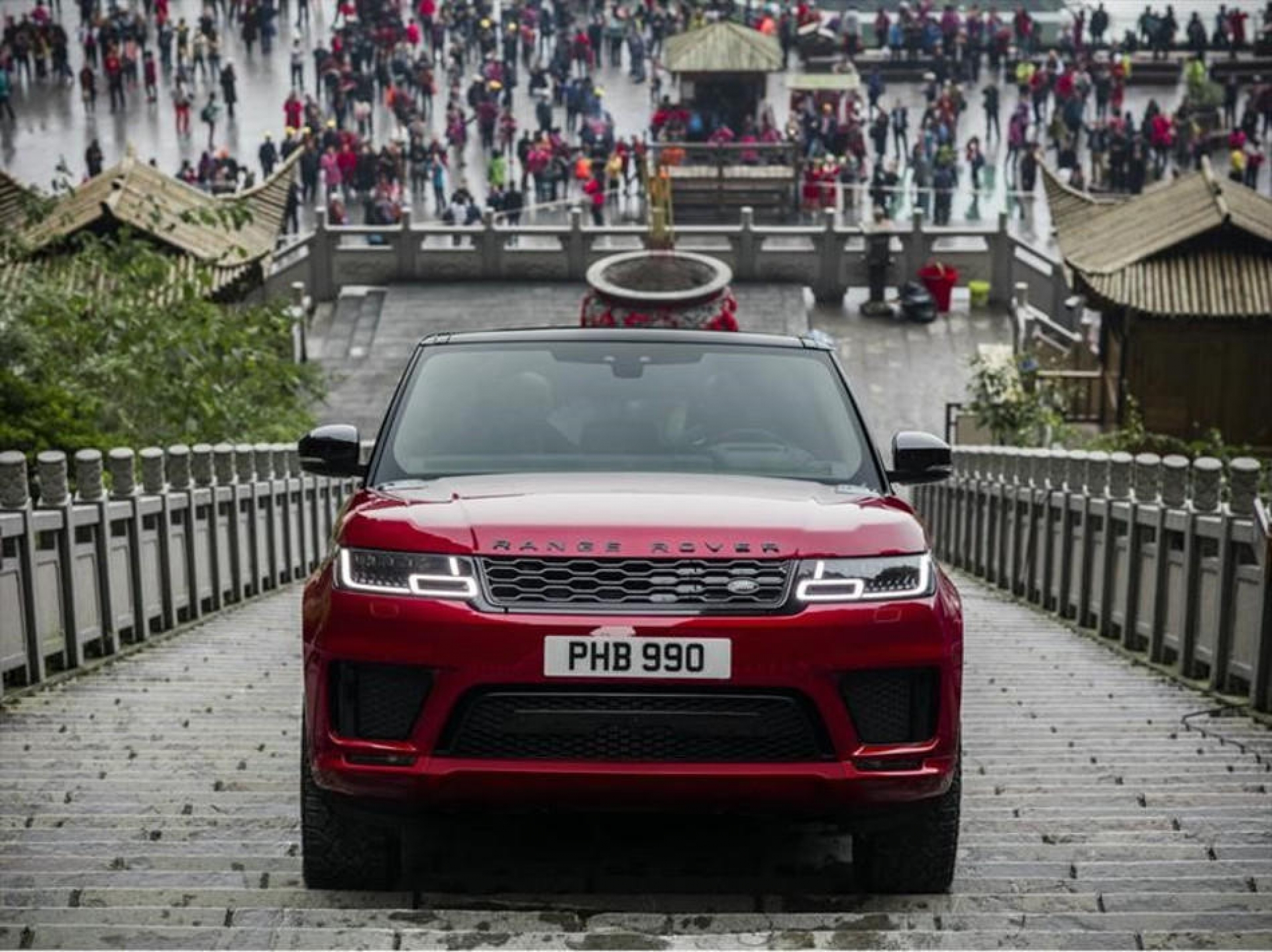 VIDEO: El impresionante reto 'Dragon Challenge' con el Range Rover Sport