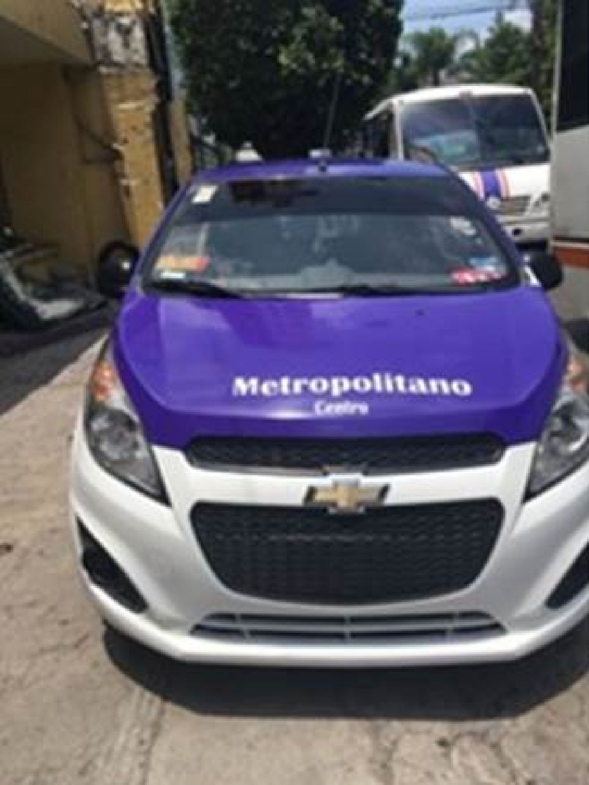 Atrapan a un hombre en posesión de un taxi robado
