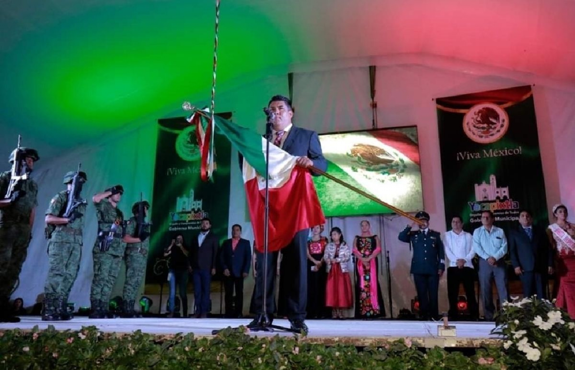 Francisco Sánchez Zavala encabeza los festejos patrios en Yecapixtla