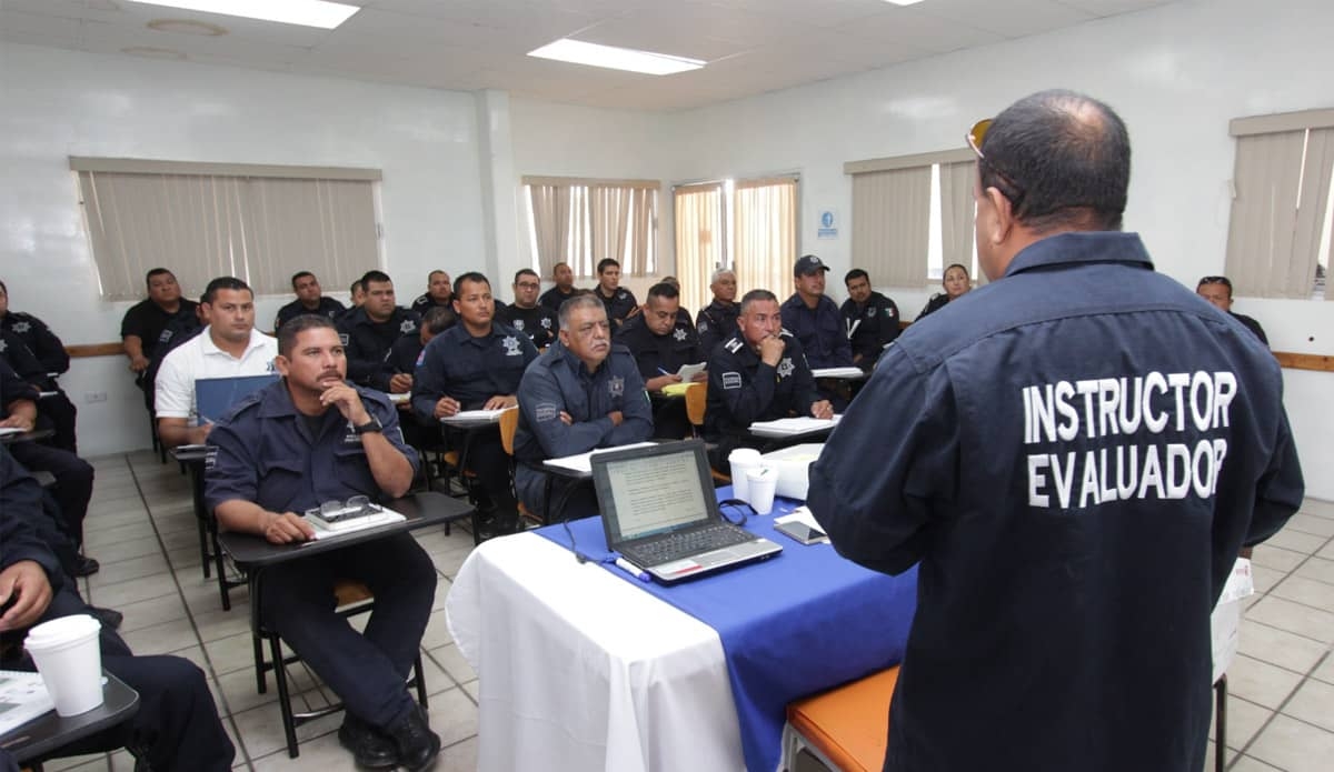 Incumplida, capacitación a policías con perspectiva de género: Acevedo