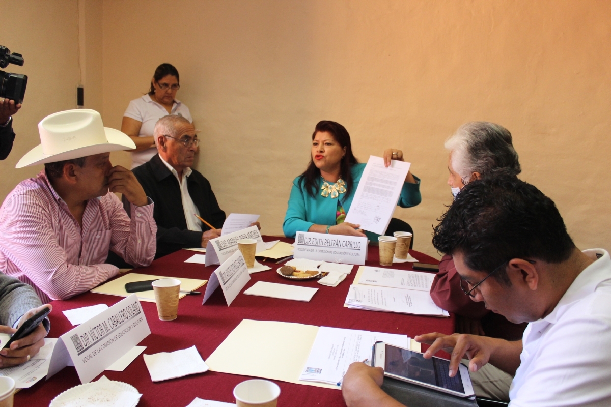 Buscan reasignar recursos para anular cuotas escolares