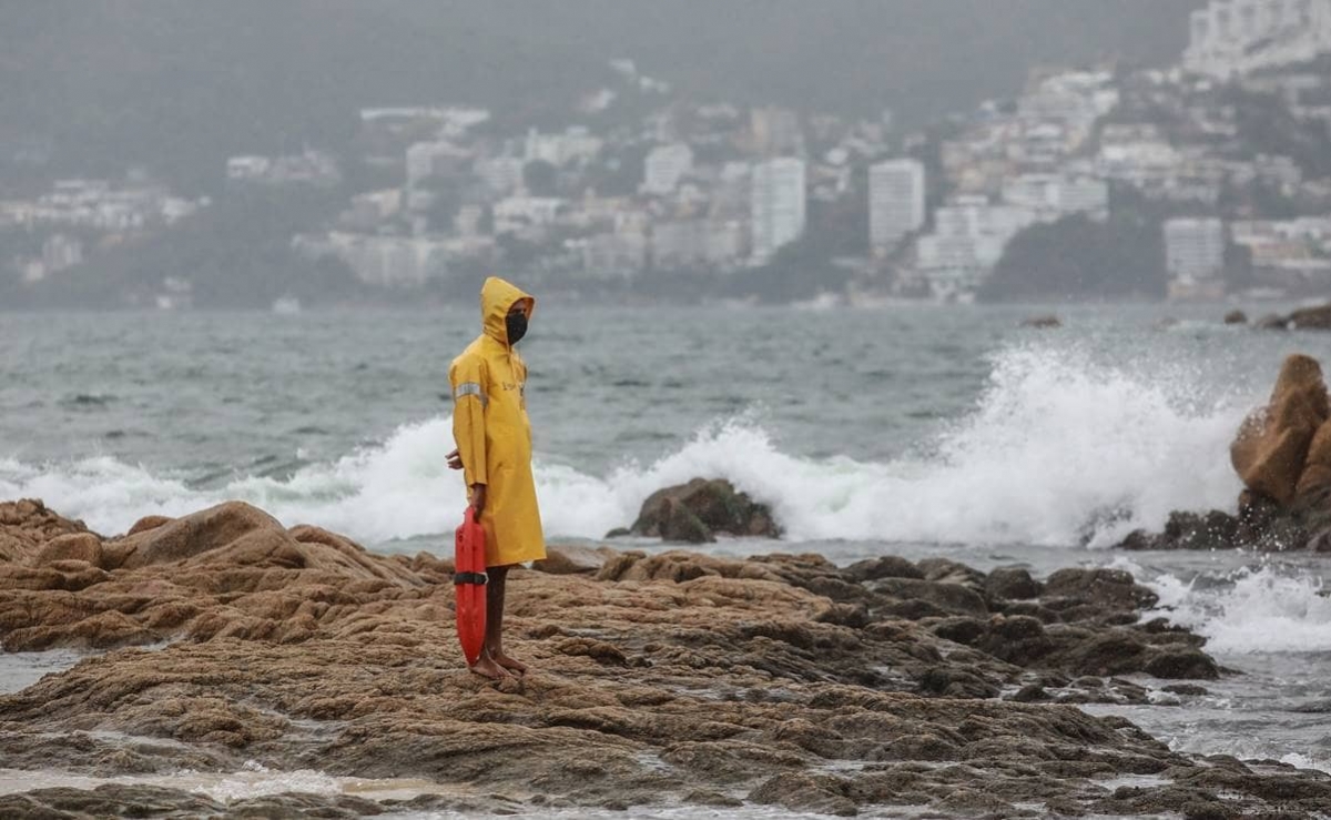 Tormenta tropical ‘Dolores’ impacta entre los límites de Colima y Michoacán