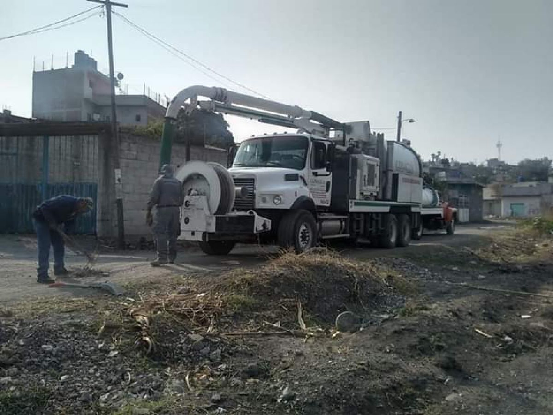 Realizan trabajos de limpieza y desazolve de drenajes en Cuautla