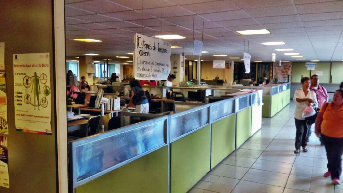 También trabajadores del IEBEM exigen pago de adeudos