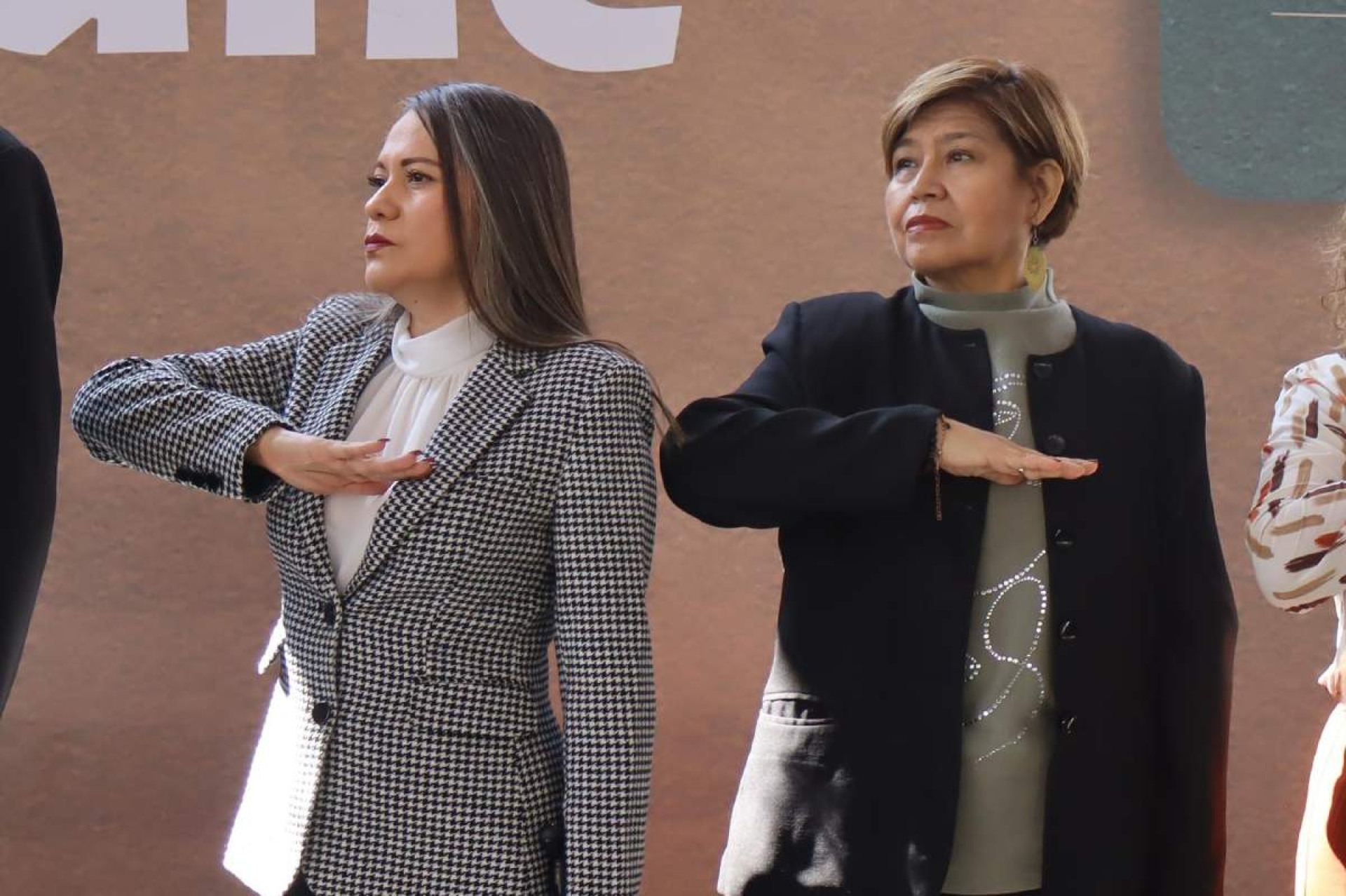 Entregará Ariadna Montiel tarjetas de pensión en Morelos