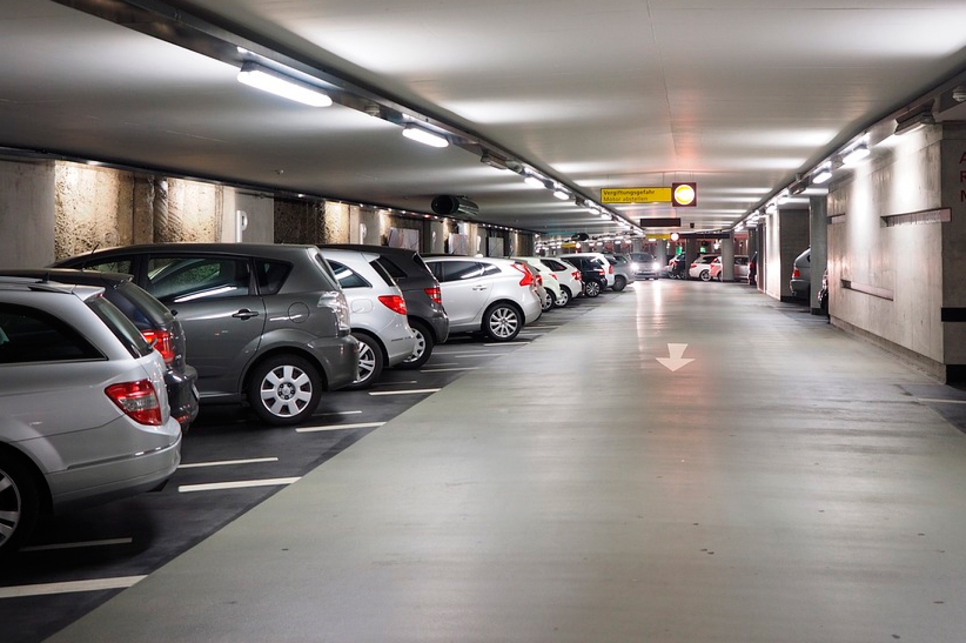 Supervisa alcaldía  estacionamientos de plazas comerciales