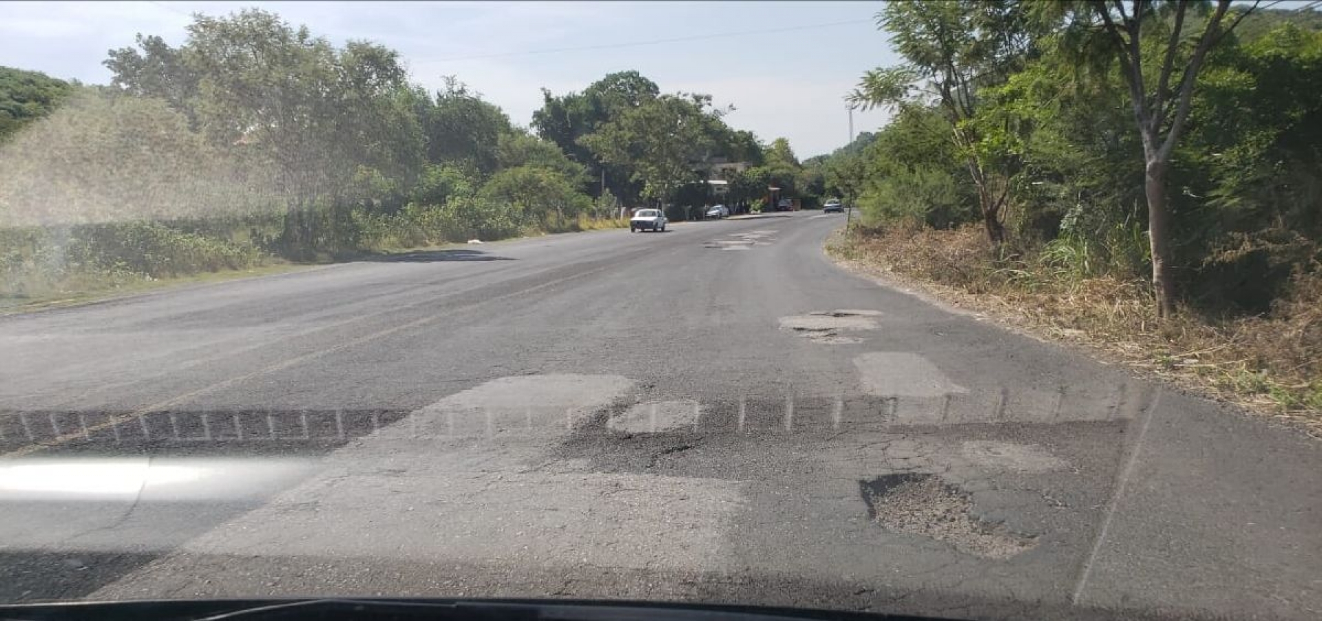Carretera de Xoxocotla, llena de baches