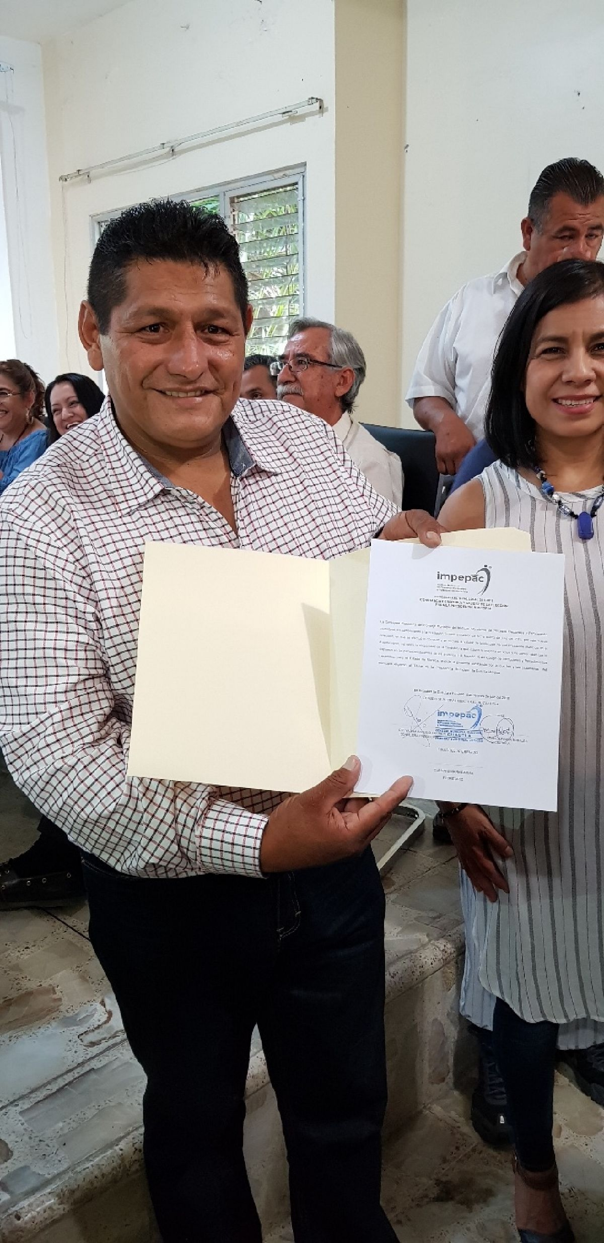 Obtiene Jesús Corona Damián constancia de mayoría
