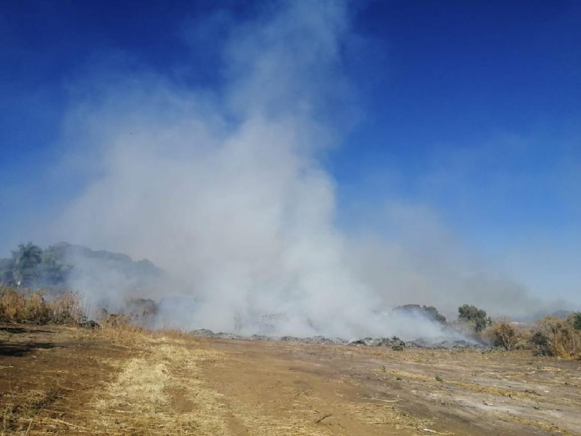 Se incendia un baldío en Ahuatepec