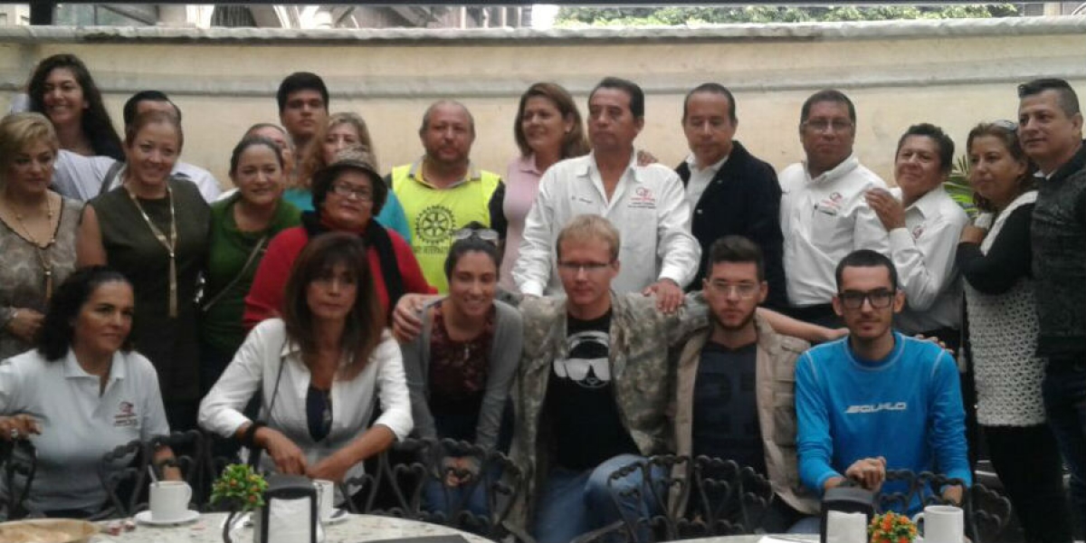 Convocan jóvenes a la población a seguir apoyando las labores de reconstrucción