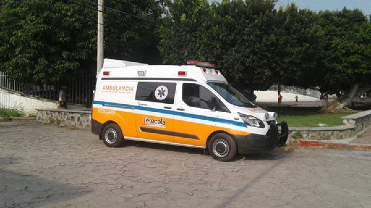 Entregan ambulancia de traslados al ERUM de Tetecala