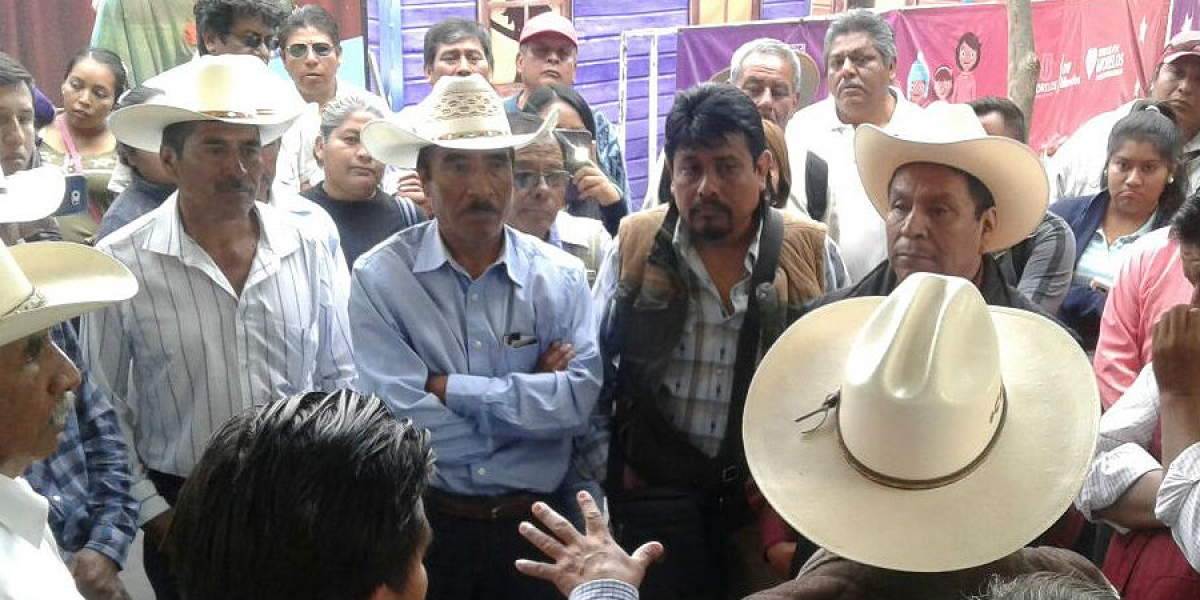 Hoy: Se reúnen representantes de pueblos indígenas con autoridades de la Secretaría de Gobierno