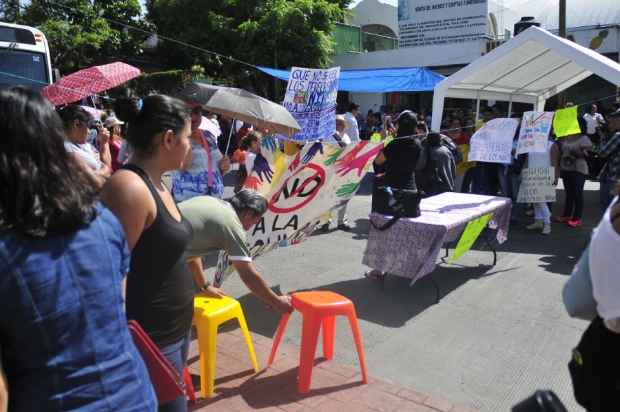 Manifestantes bloquean Av. Morelos por 6hrs