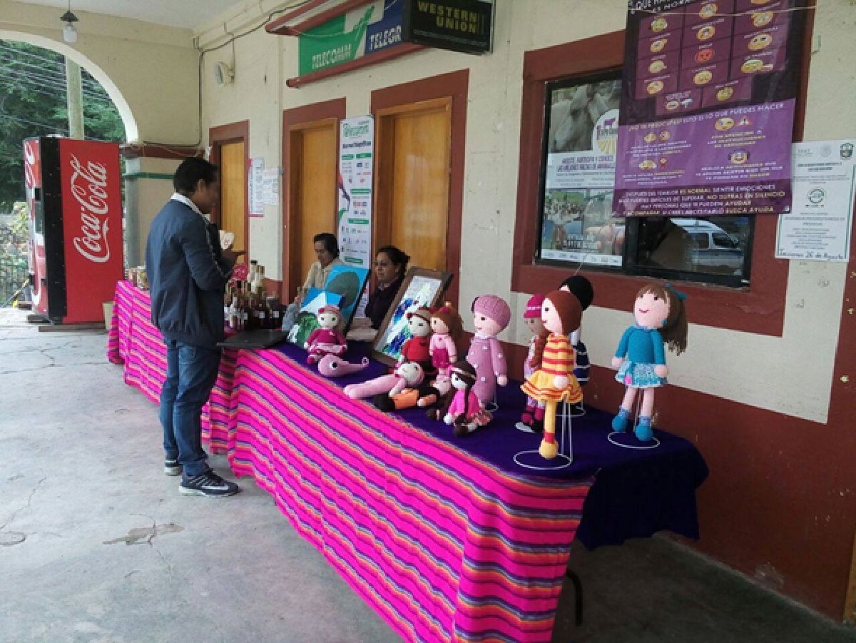 Ana Haro Sánchez promueve artesanías de Tetela del Volcán