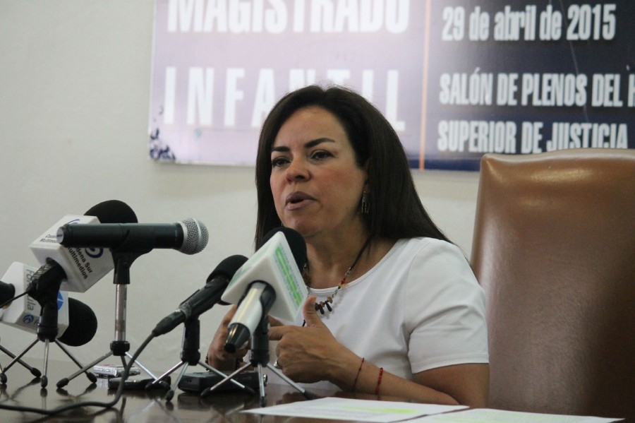Multa a magistrada por incumplir una sentencia