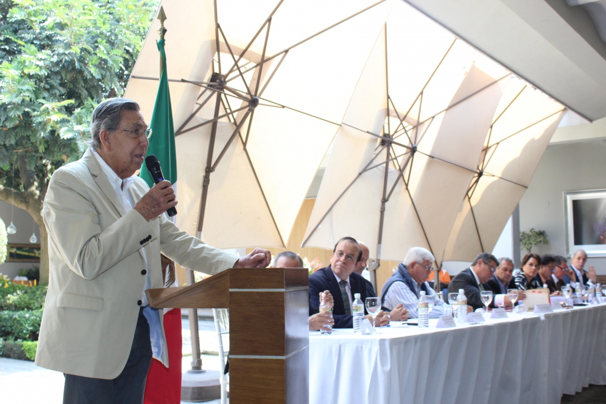 Cárdenas y abogado presentan en Cuernavaca predemanda contra Estados Unidos