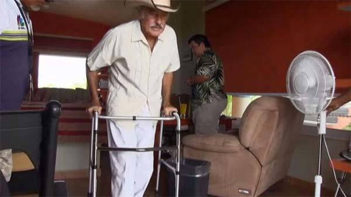 Andrés García no sabe si volverá a caminar