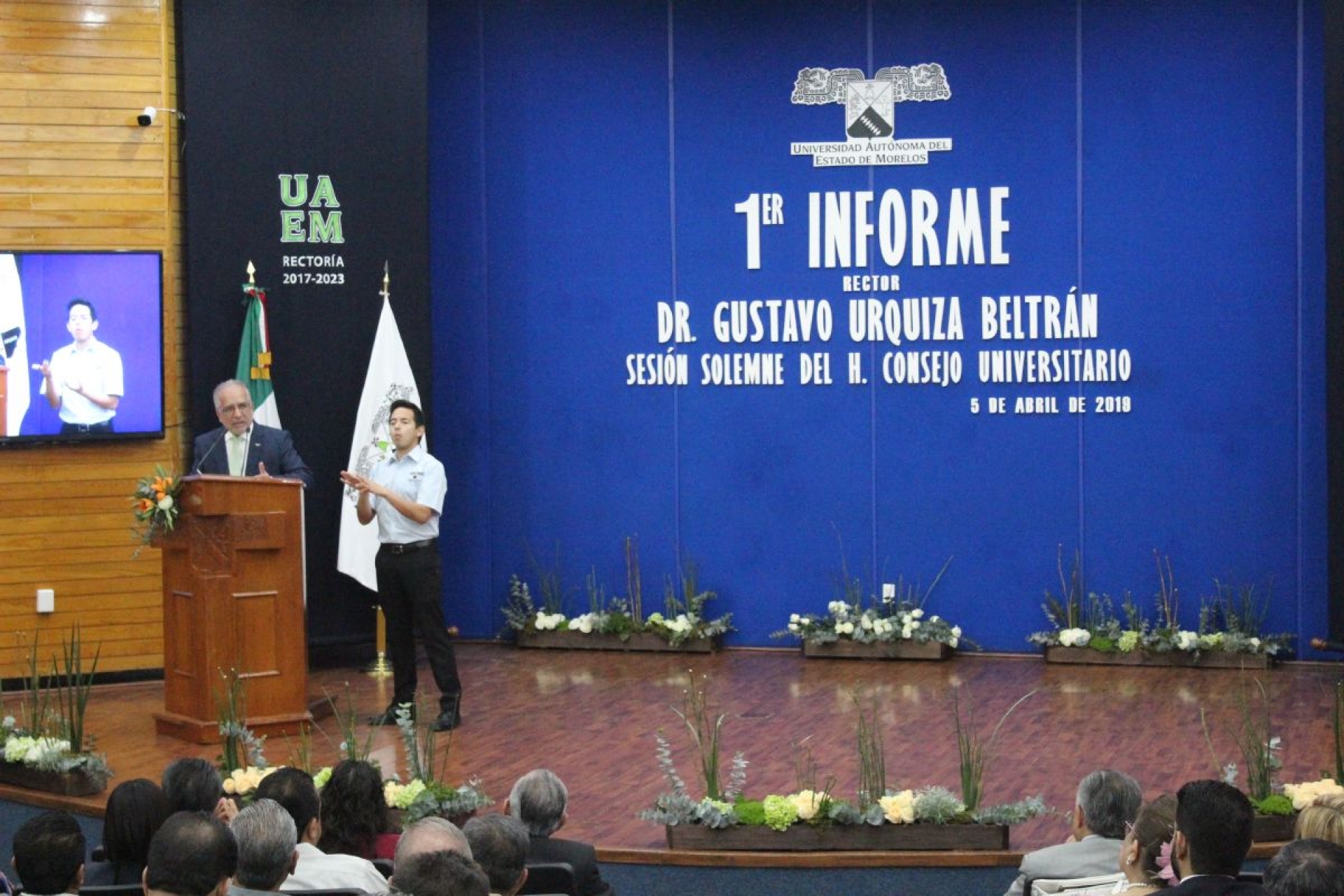 Rindió Urquiza Beltrán su primer informe de labores al frente de la UAEM