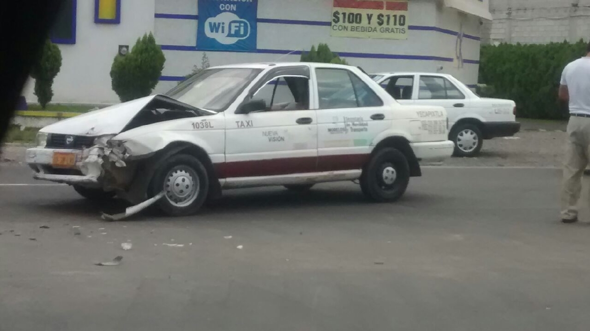 Chocaron la camioneta que acababan de robar en Cuautla