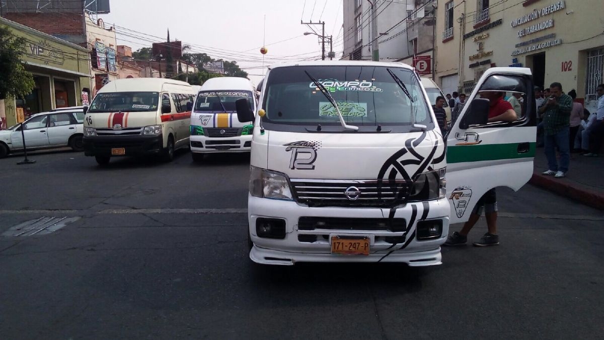 Bloquean transportistas el Centro Histórico de Cuautla