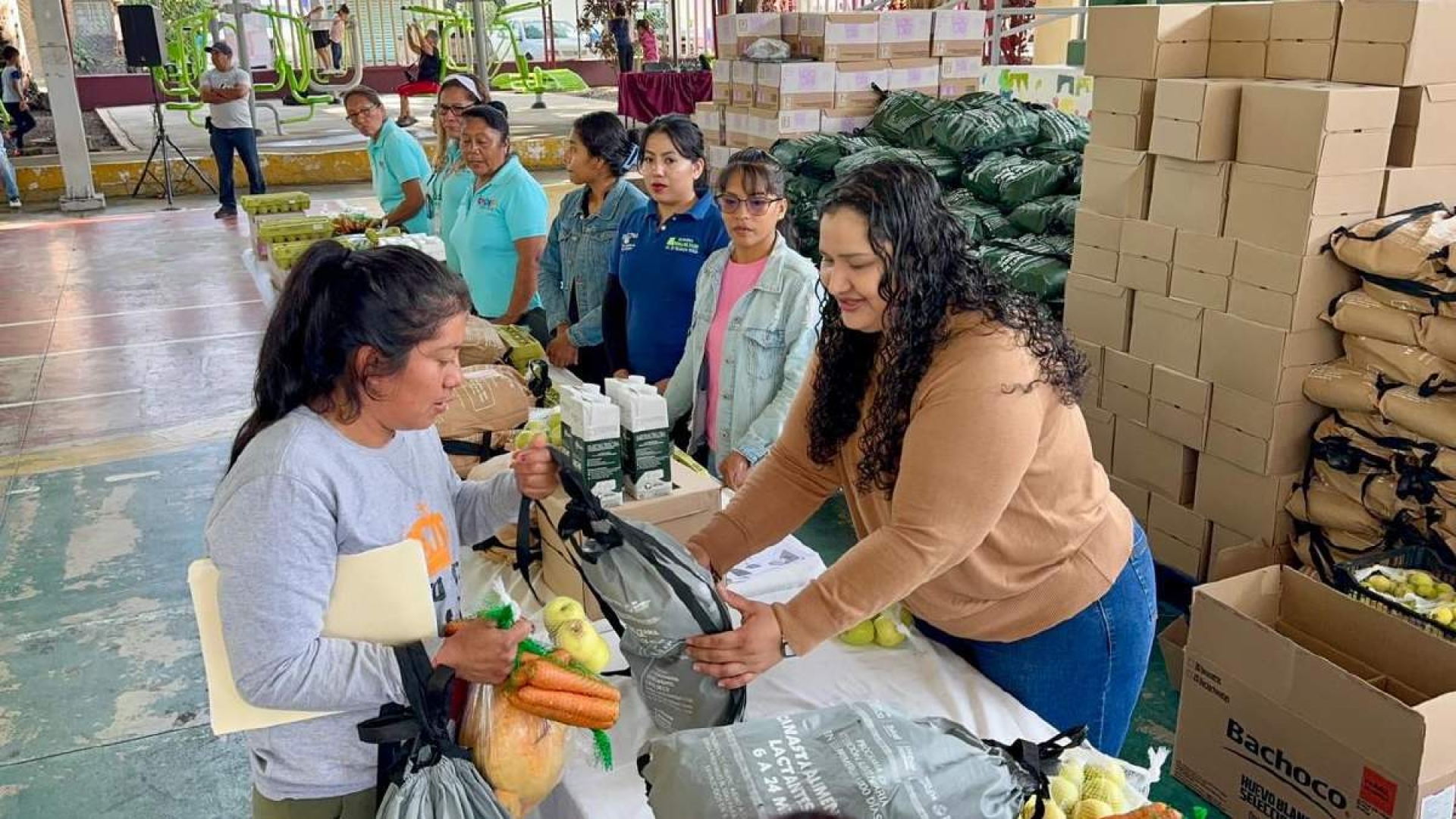Entregan apoyos alimentarios a familias vulnerables de Cuautla