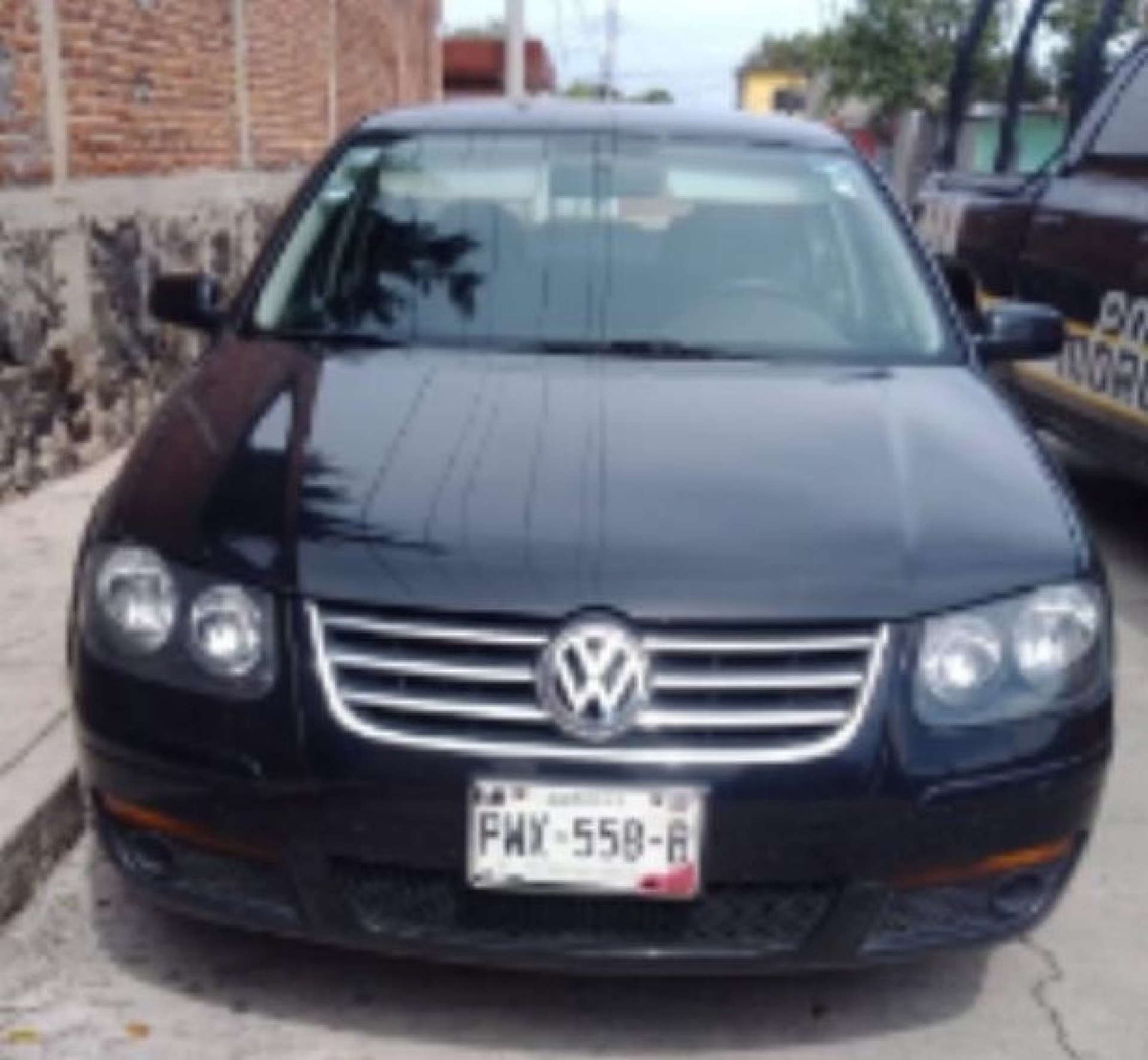 Encuentran dos autos con huellas de desvalijamiento