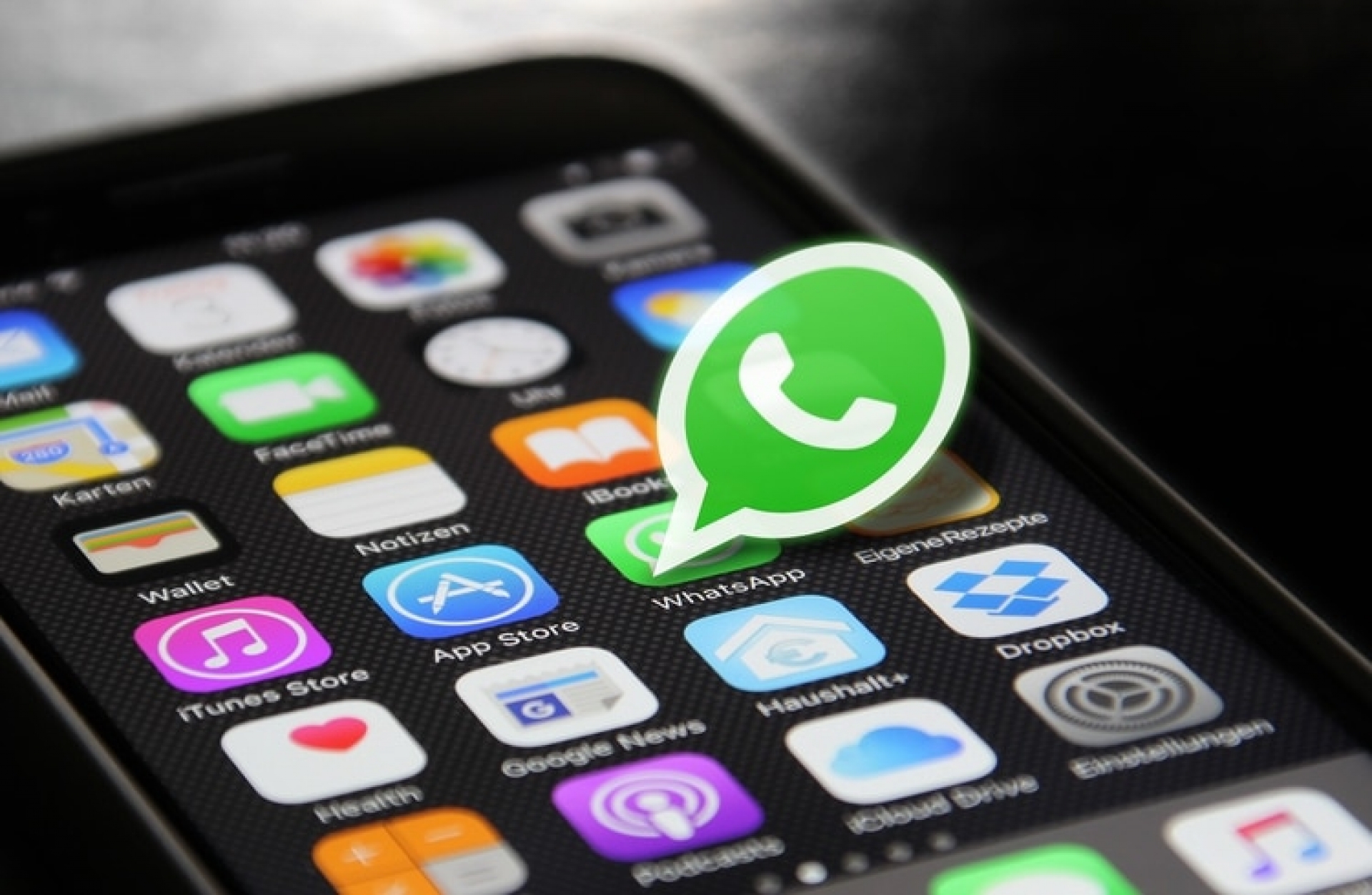 Reporta Facebook que WhatsApp no tendrá anuncios por ahora