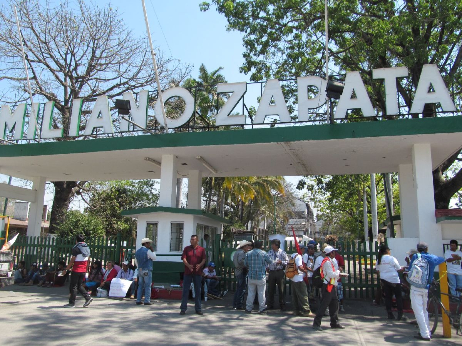 Jornaleros toman por unas horas el Ingenio EZ en demanda de mejoras laborales