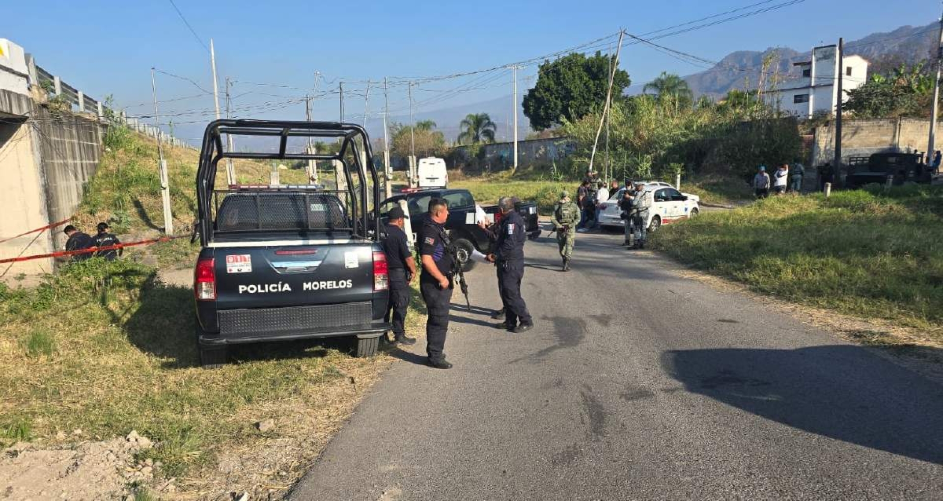 Hallan un cadáver dentro de un taxi