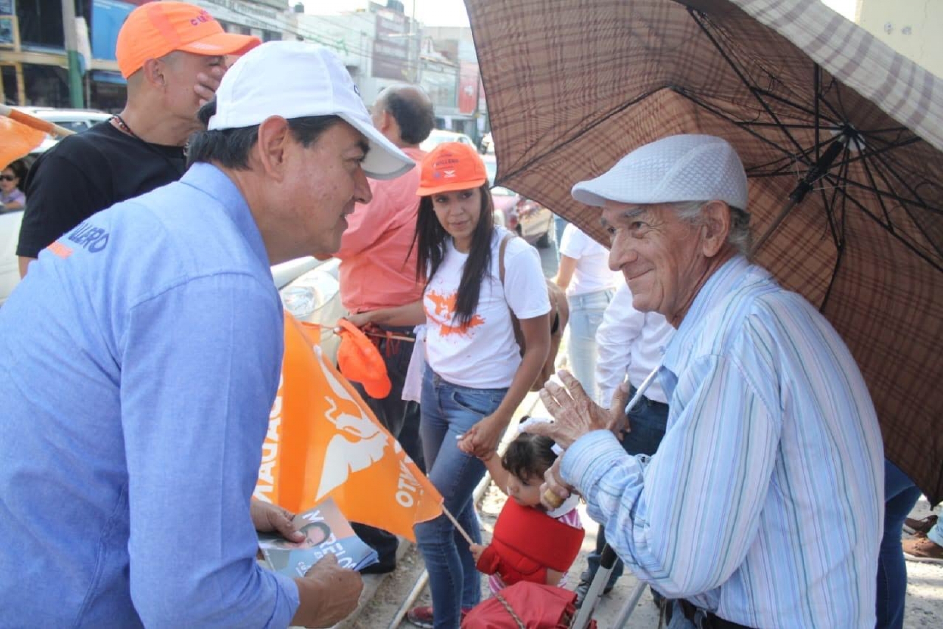 Recorre Víctor Caballero las calles de Jiutepec