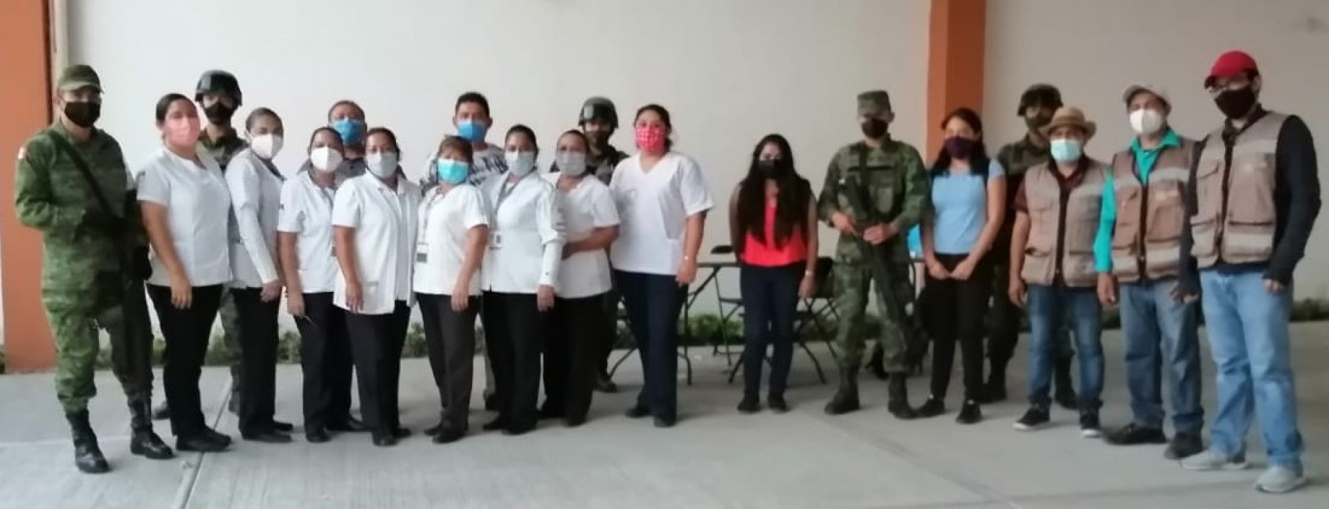 Vacunan brigadas del ISSSTE a más de tres mil 700 adultos mayores en Cuautla