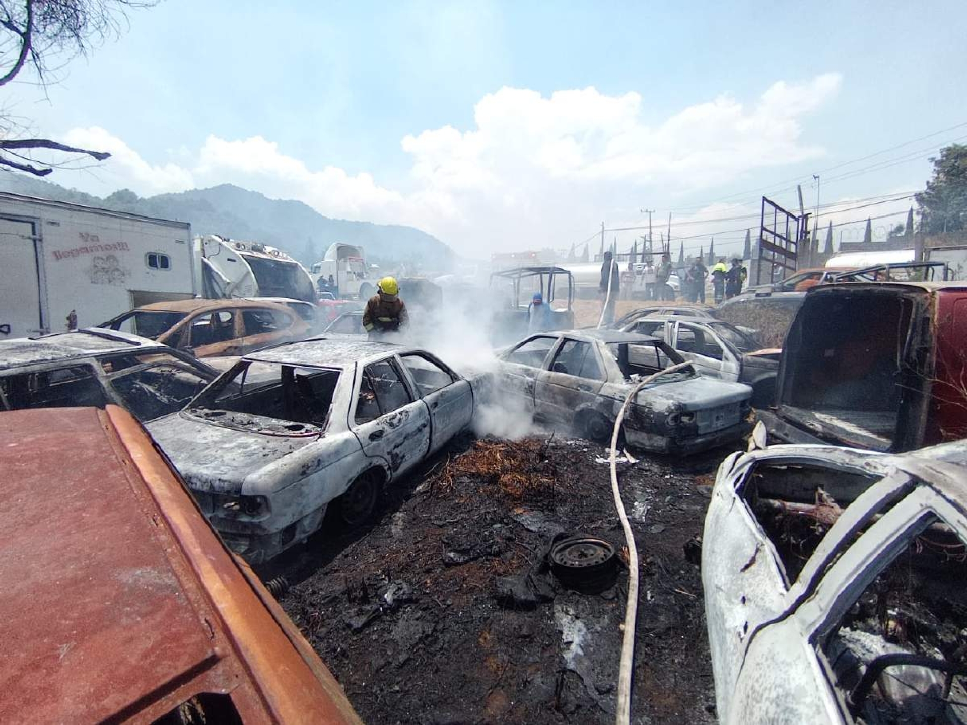 Se incendia un corralón en Huitzilac