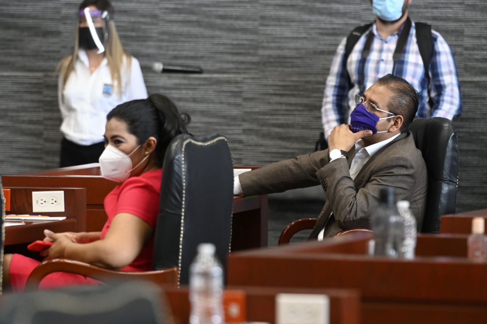 Obligan a Zapotitla a abandonar sesión en el Congreso