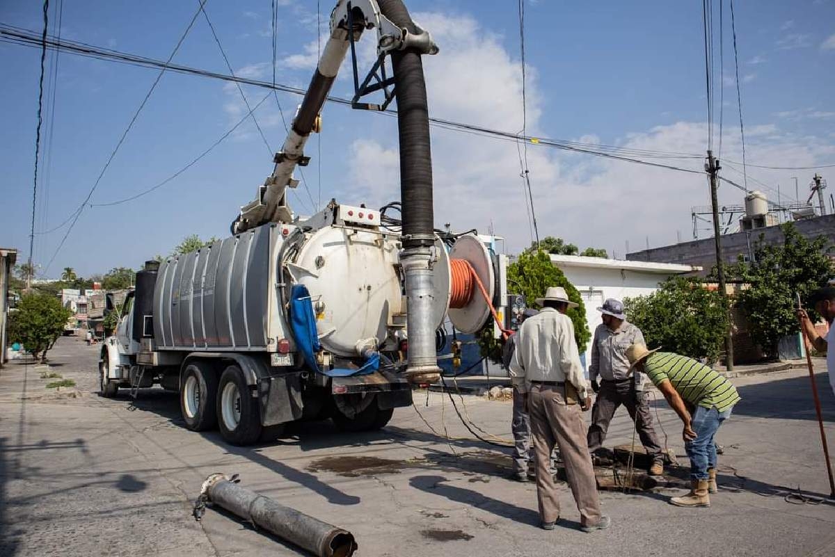 Inician trabajos de limpieza y desazolve en Miacatlán y Mazatepec