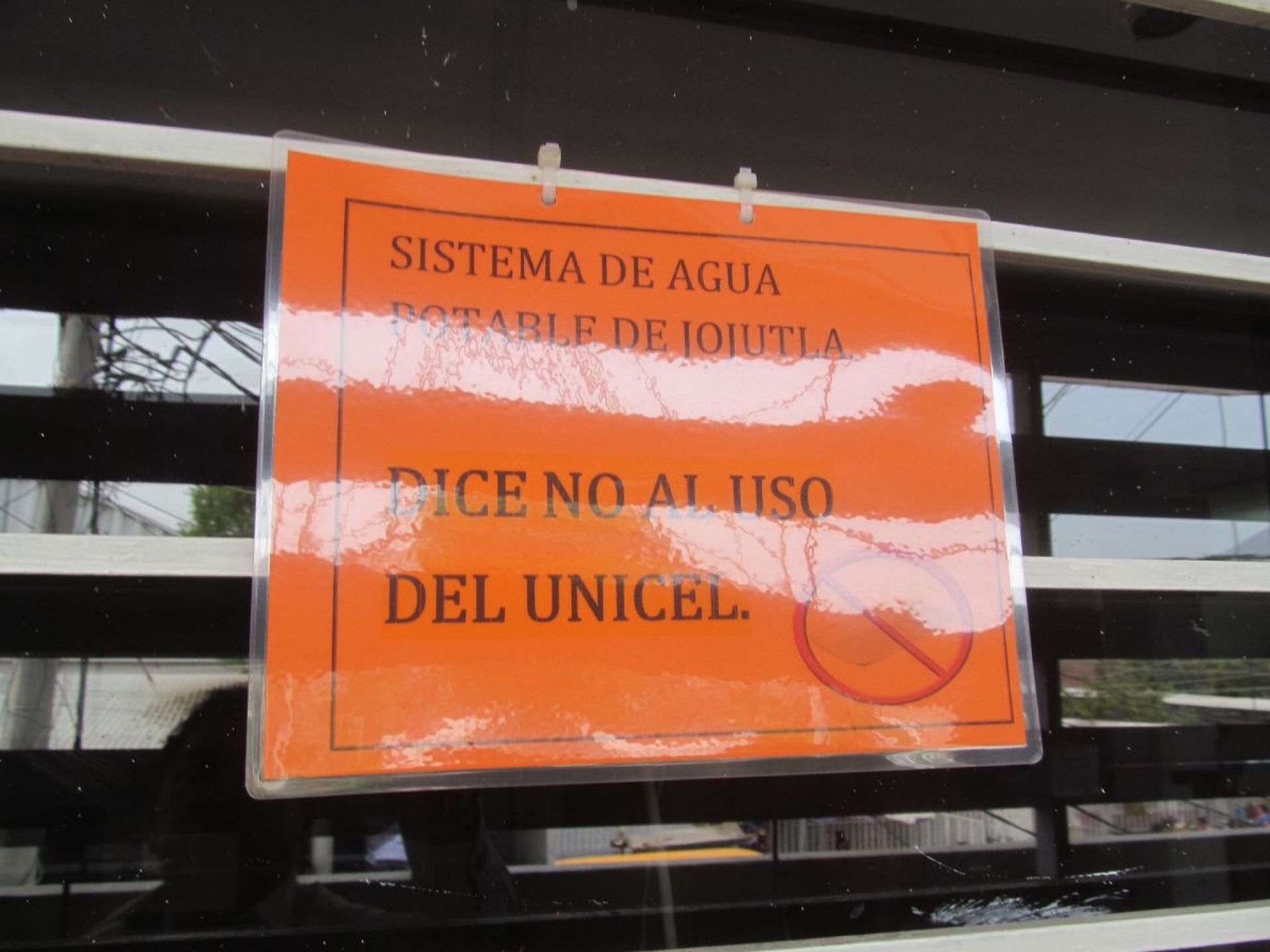 Llaman a hacer campañas para evitar el uso de plásticos
