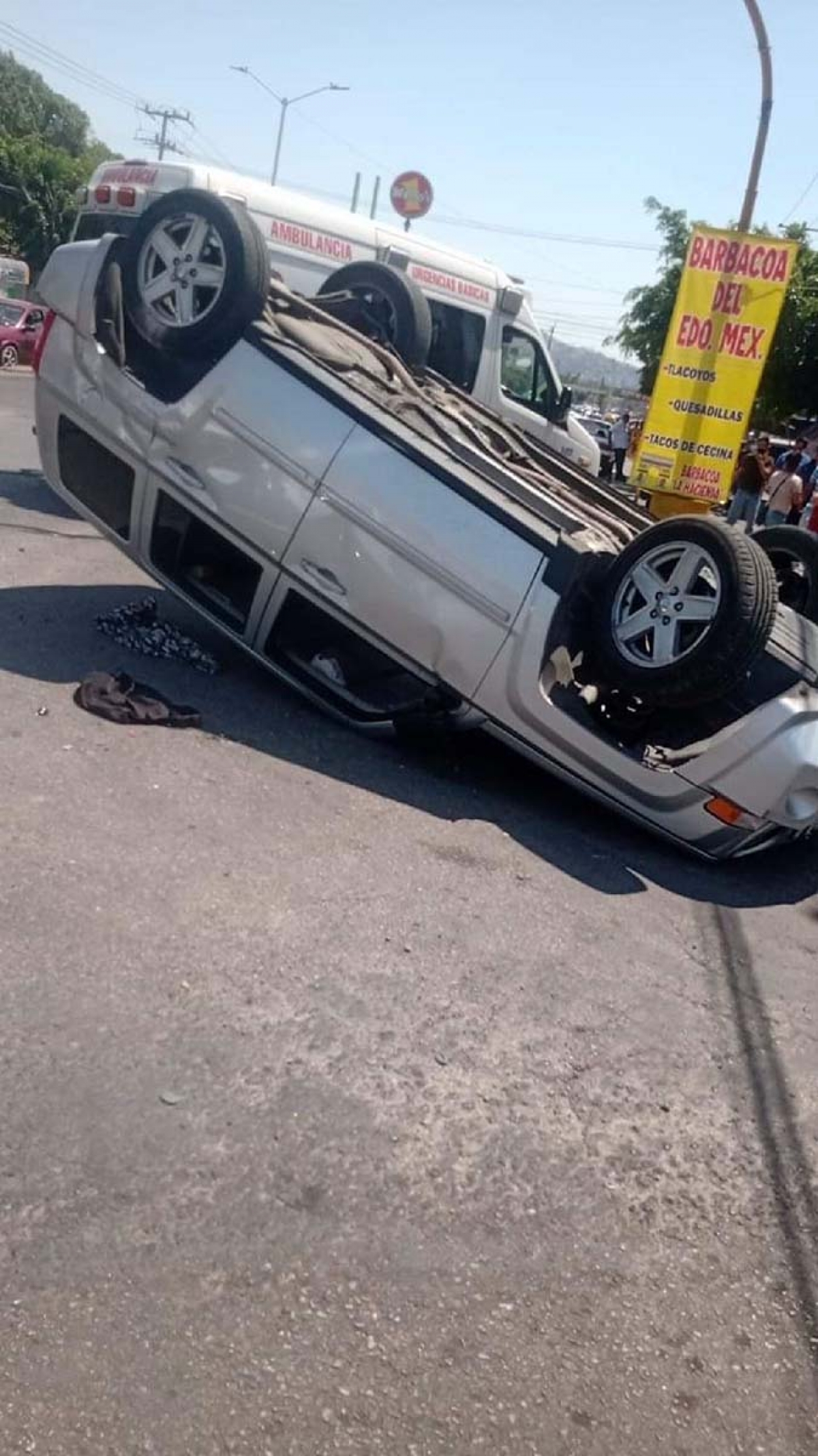 Tres heridos por un choque en pleno Centro de Temixco