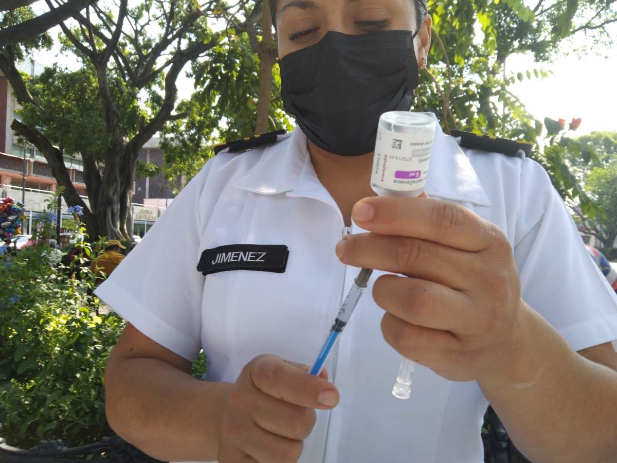 Llaman a jóvenes a completar vacunación