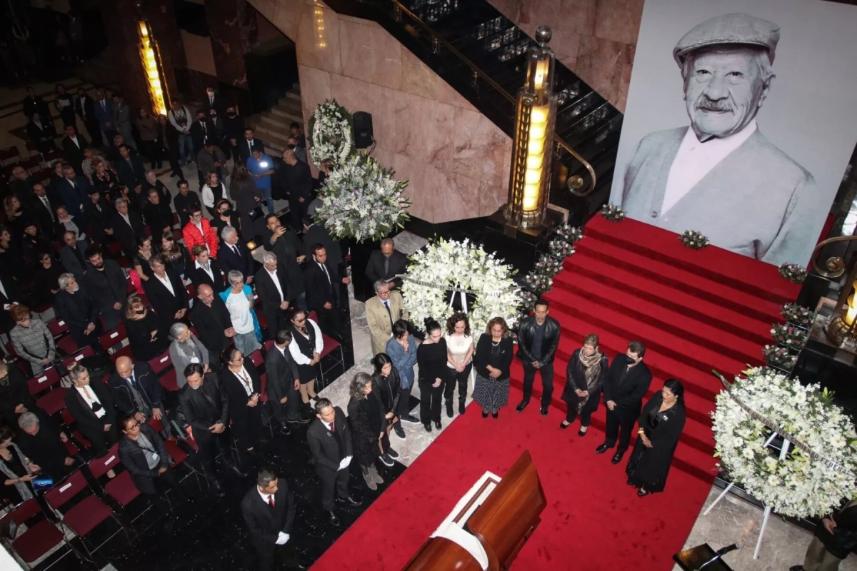 Con doble homenaje, despiden al actor Ignacio López Tarso