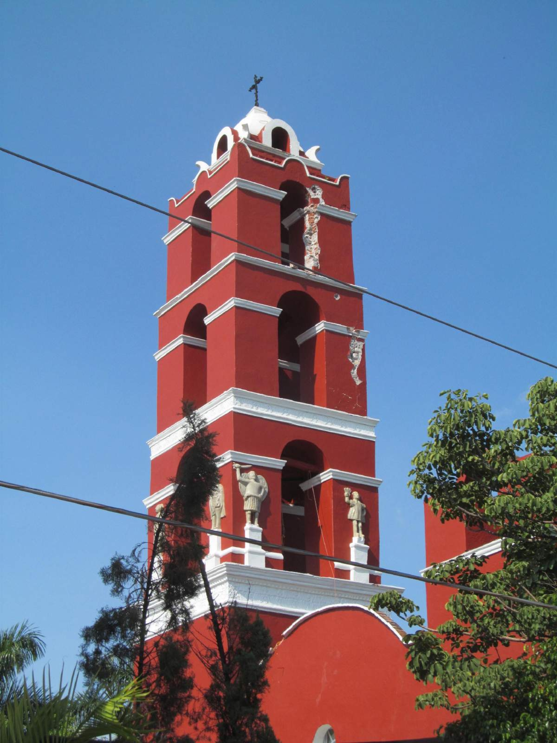 Sin reparar, iglesia de Panchimalco en Jojutla