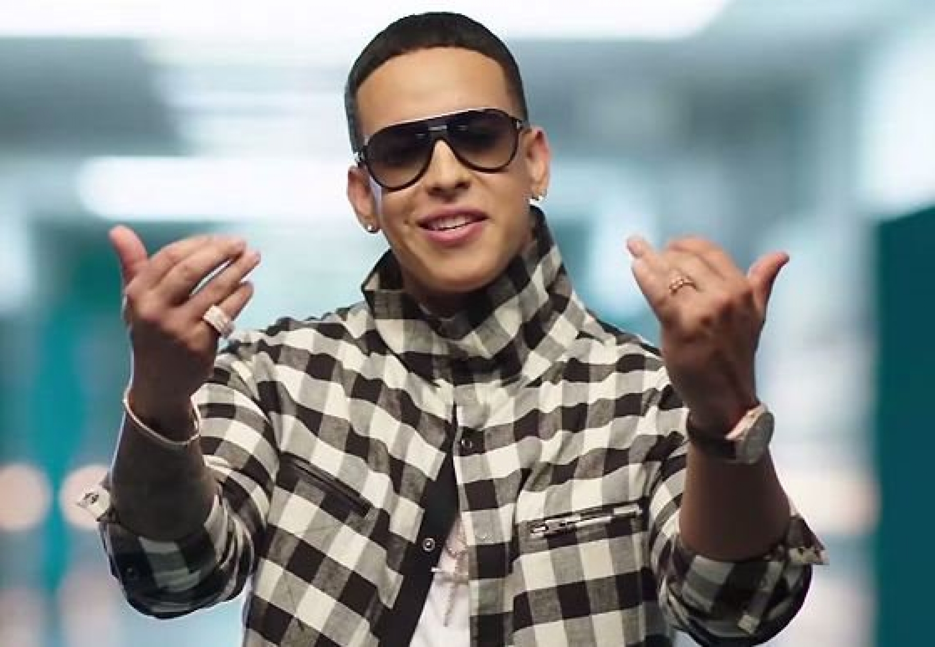 VIDEO: Bailarinas conquistan a Daddy Yankee con su versión de 'Dura'