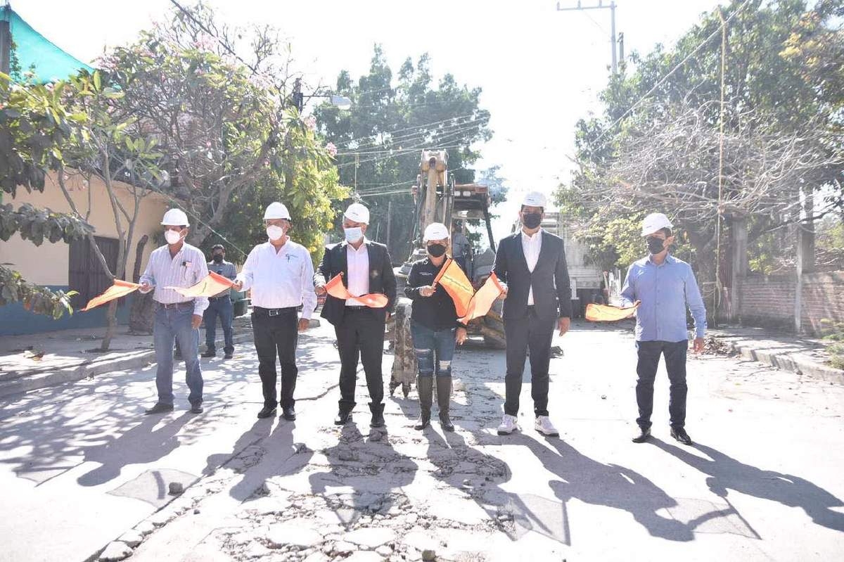 Construyen colector sanitario en Jojutla