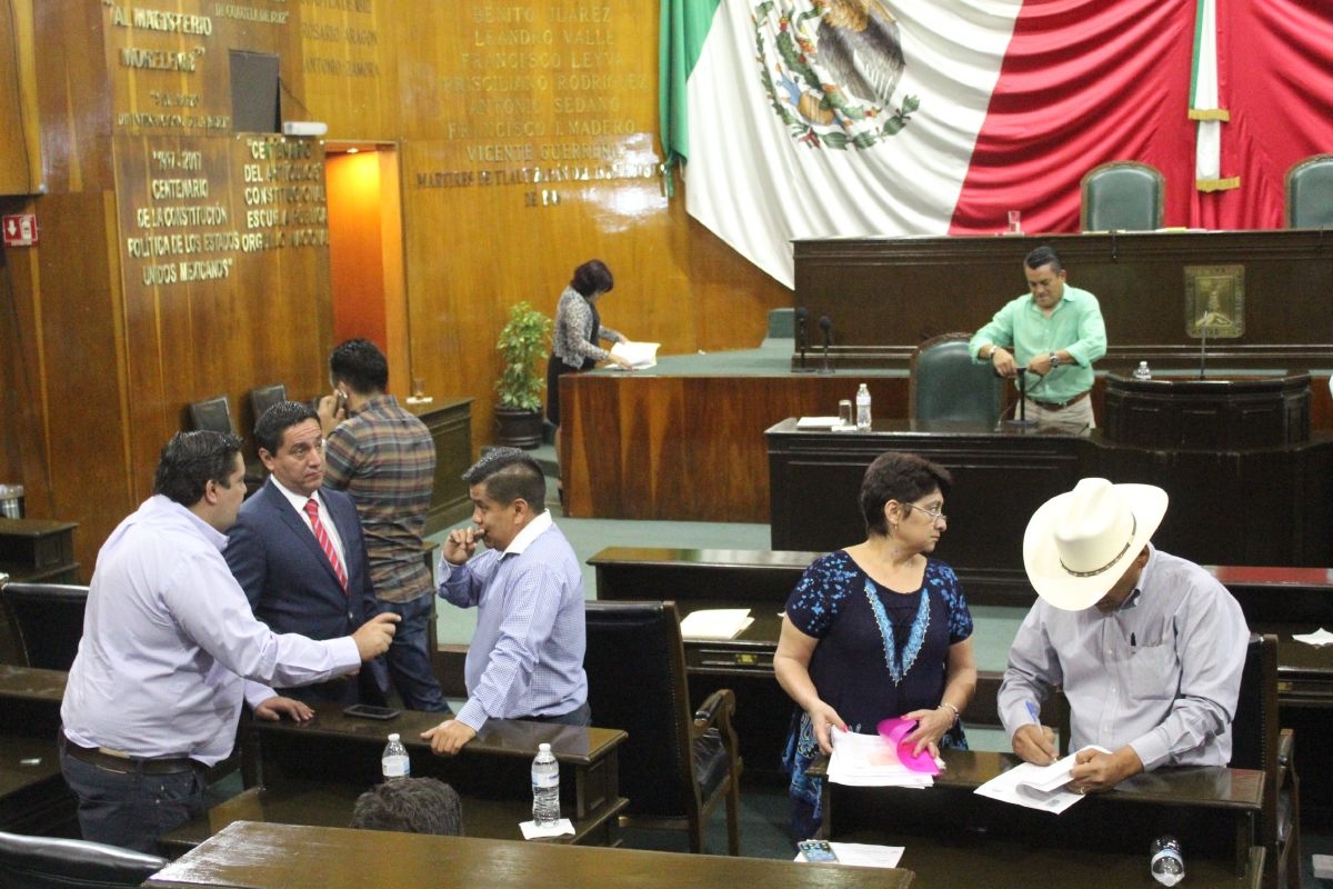 Diputados piden a Pemex y a la PGR combatir robo de combustible