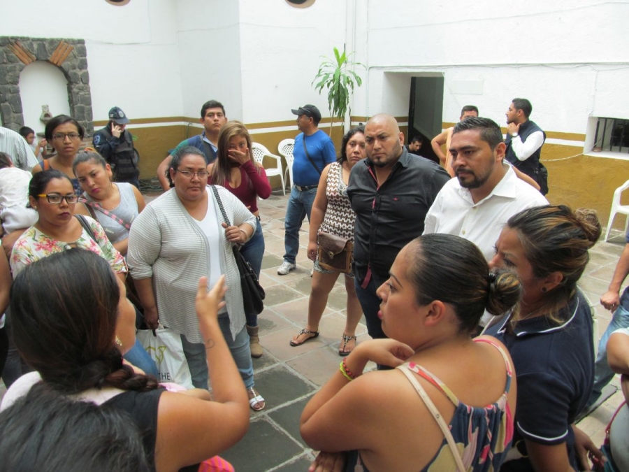 Pospone ayuntamiento reubicación de comerciantes alrededor de la biblioteca