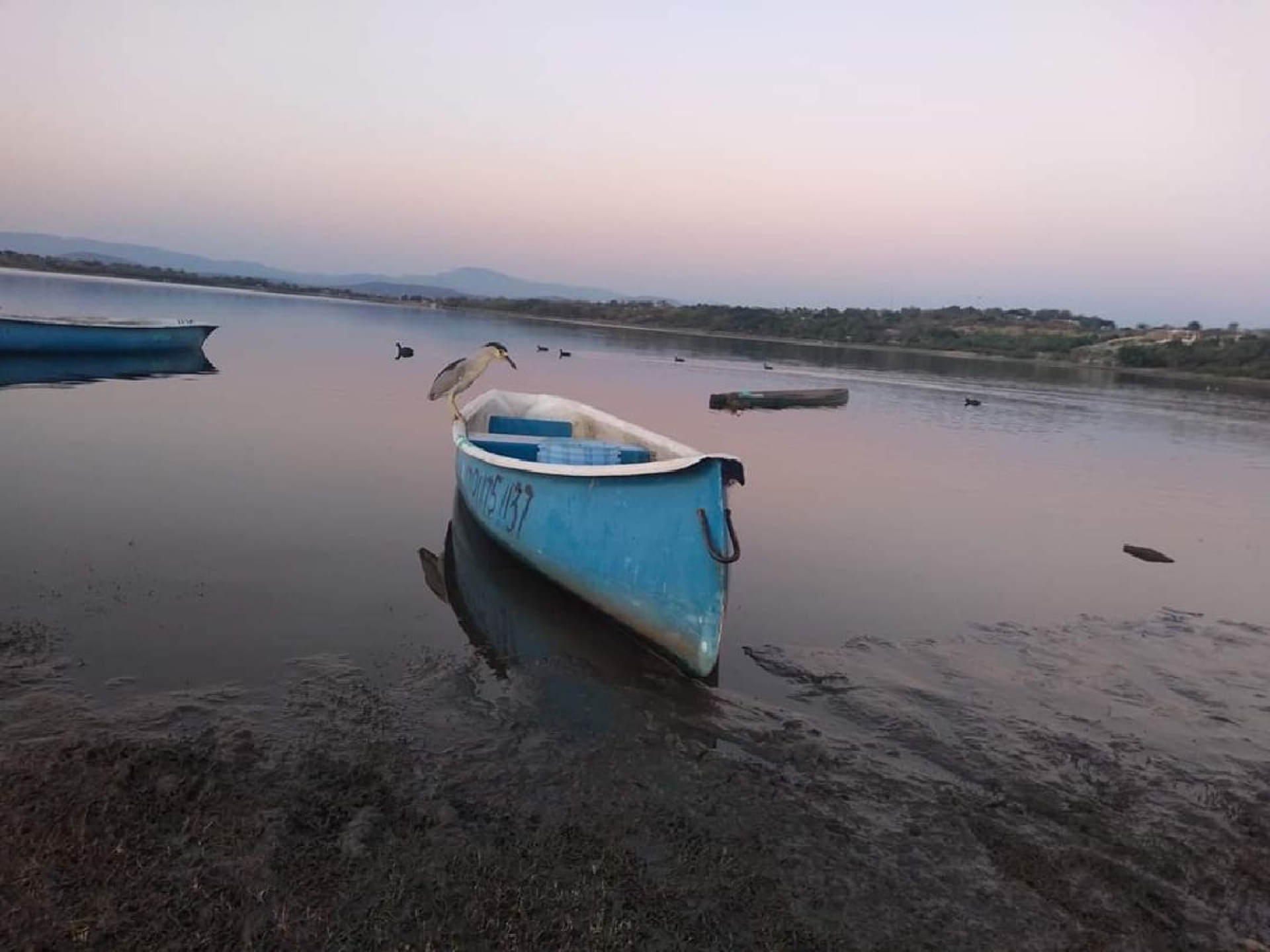Pescadores reciben estudio para conservar las lagunas de El Rodeo y Coatetelco