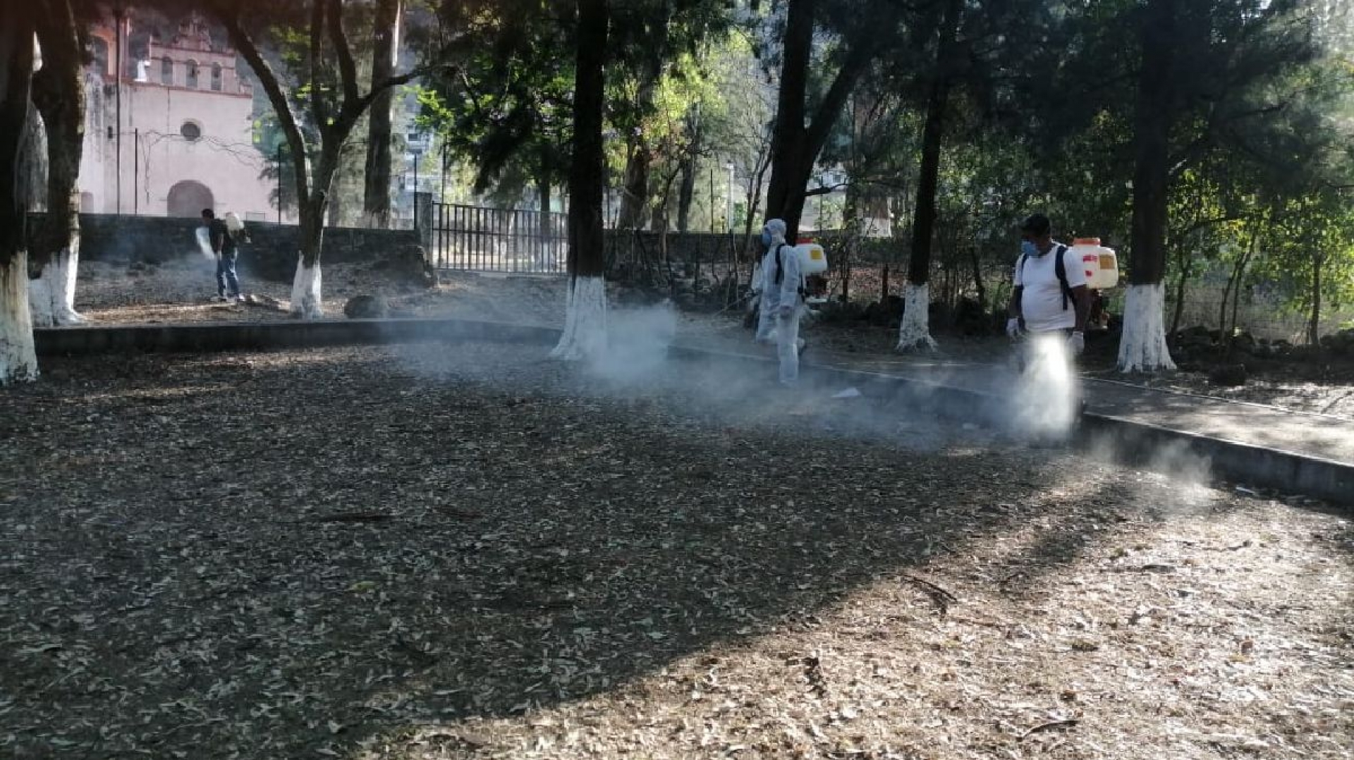 En Tlayacapan, exhortan a turistas a no estar en las calles