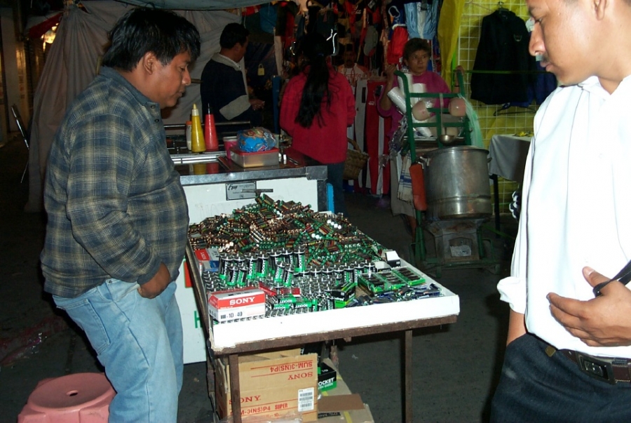 Pide la población instalar centro de acopio de pilas en Tlaquiltenango
