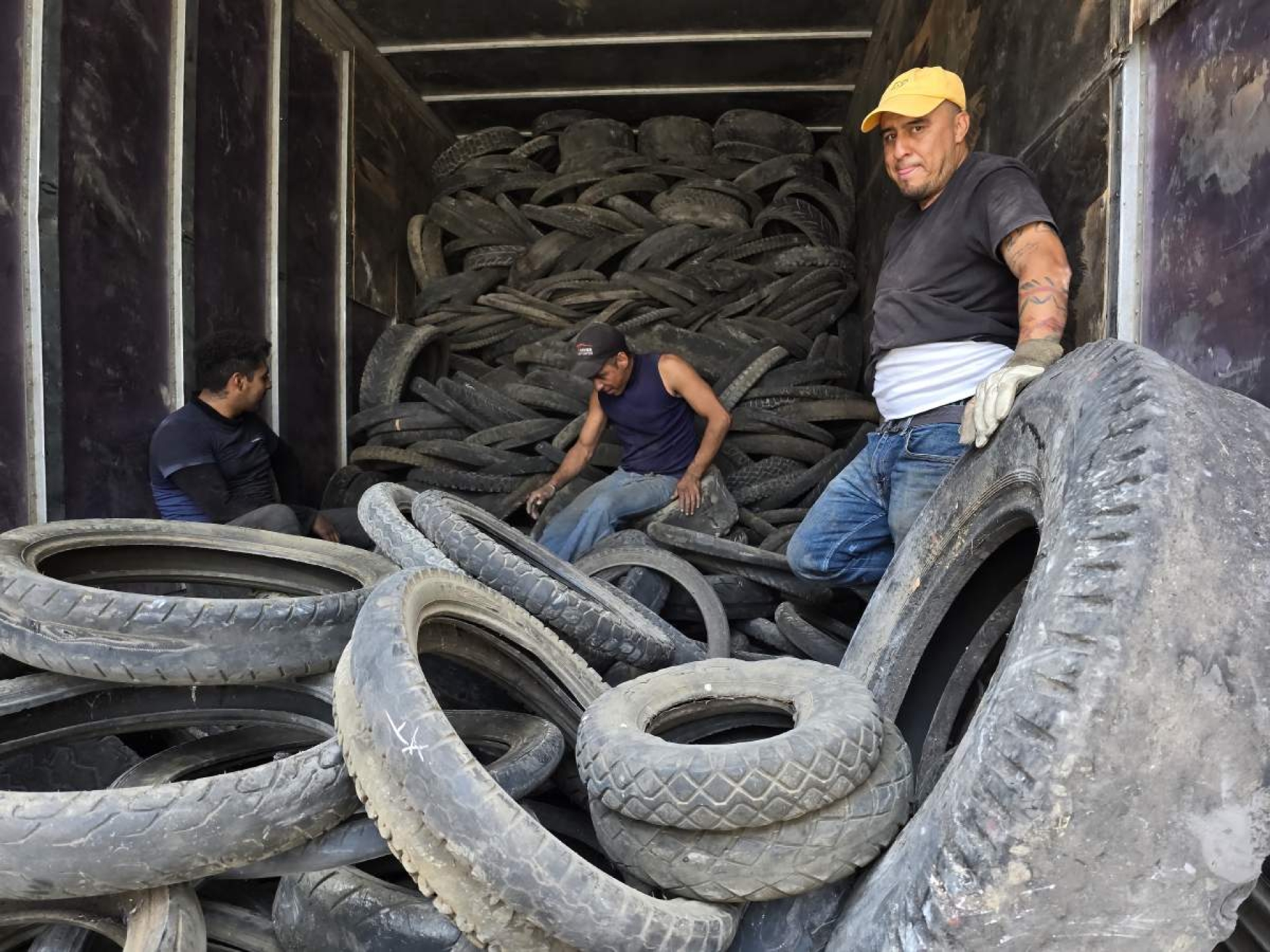 Reúne 'Llantatón' en Jojutla más de dos mil neumáticos